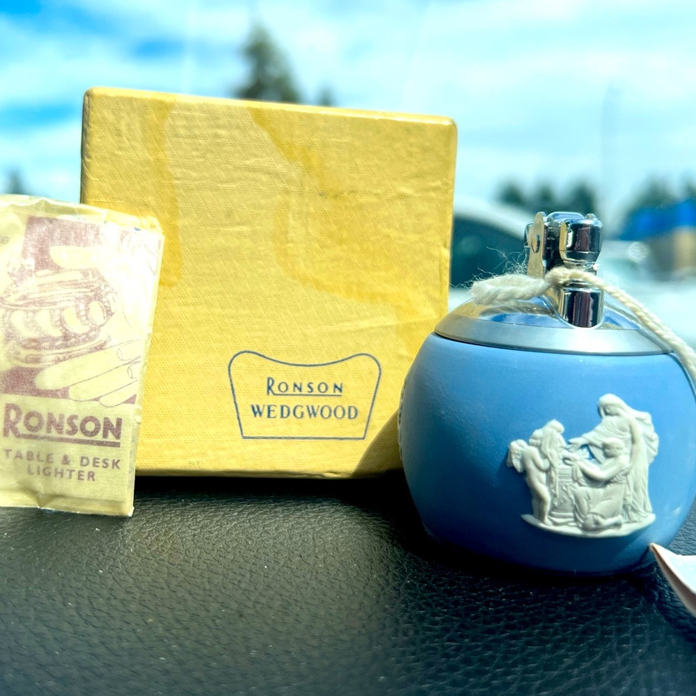 NIB🌟Antique🌟Wedgwood🌟Jasperware Pale Blue Art Deco Ronson Desk Lighter